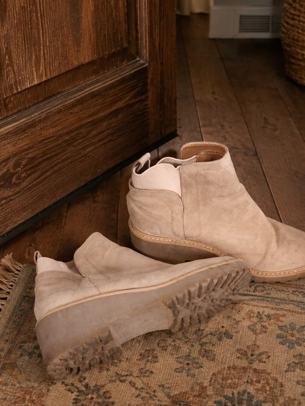 Dv Dolce Vita- Tan Rango Lug Sole Wedge Platform
